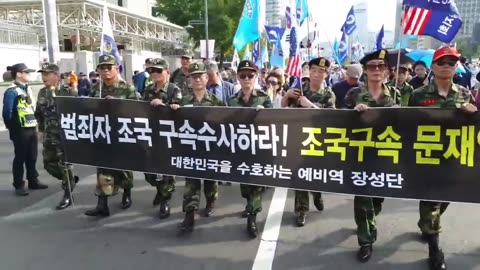 20191011_V3_S02(qLY1YURhsn0)25년만에 민주화운동의 레전드도 아스팔트 행진에 동참하다