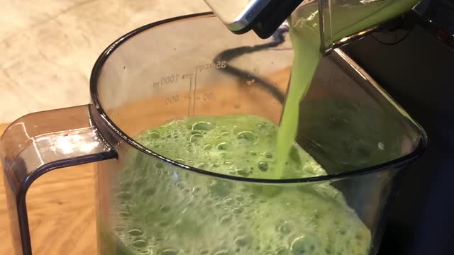 Celery Juice, Nama J2