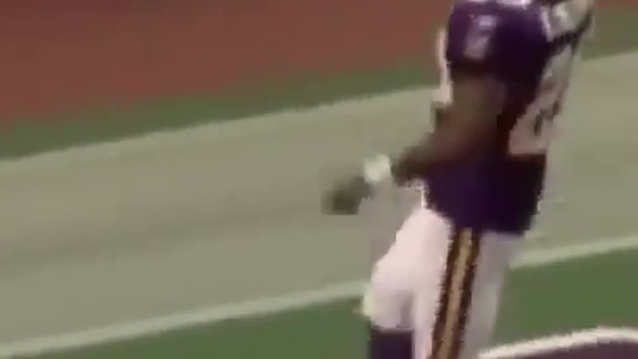 Football Randy Moss' improvisation #nfl #football #sports