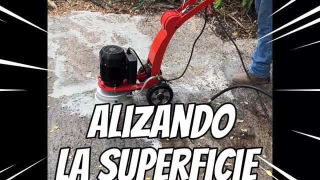 Alizando la superficie antes de sellar el techo.