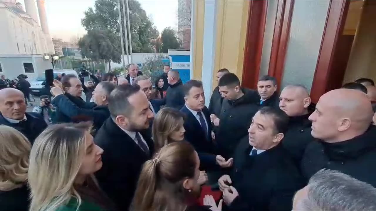 Kaosi në Kuvend