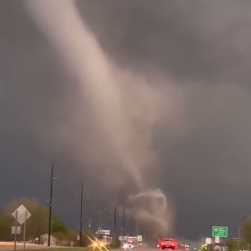 Major tornado hits Andover Kansas April 29, 2022