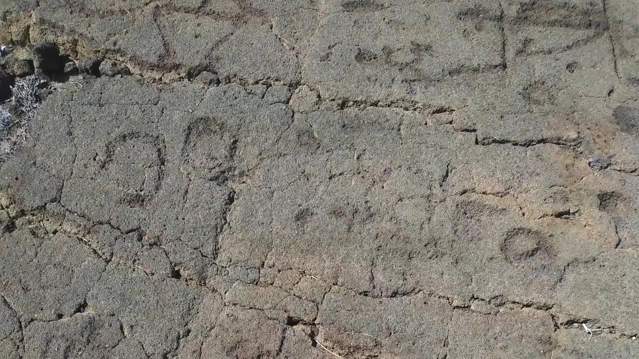 Hawaiian Petroglyphs, Solar Portals & Cloud UFOs! The Hawaii UFO & Alien Report!