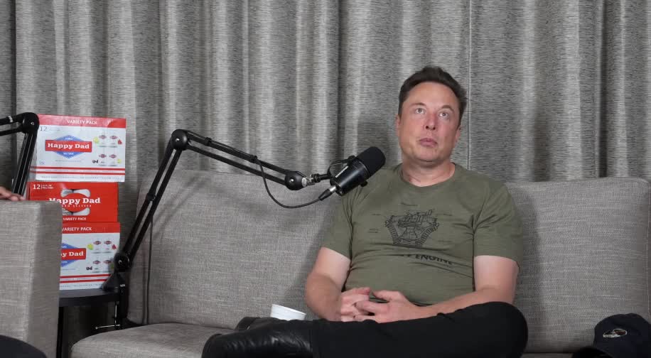 Elon Musk says the biggest threat to mankind is “population collapse”