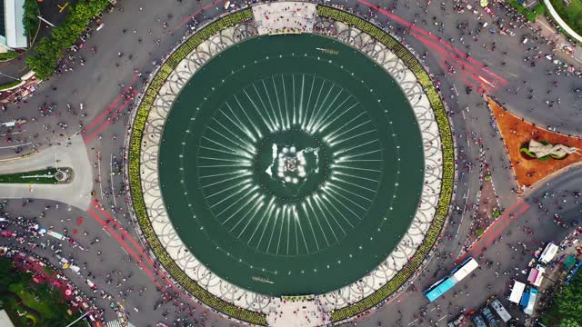 Higher Perspective Of A Beautiful Park With Water Fountain