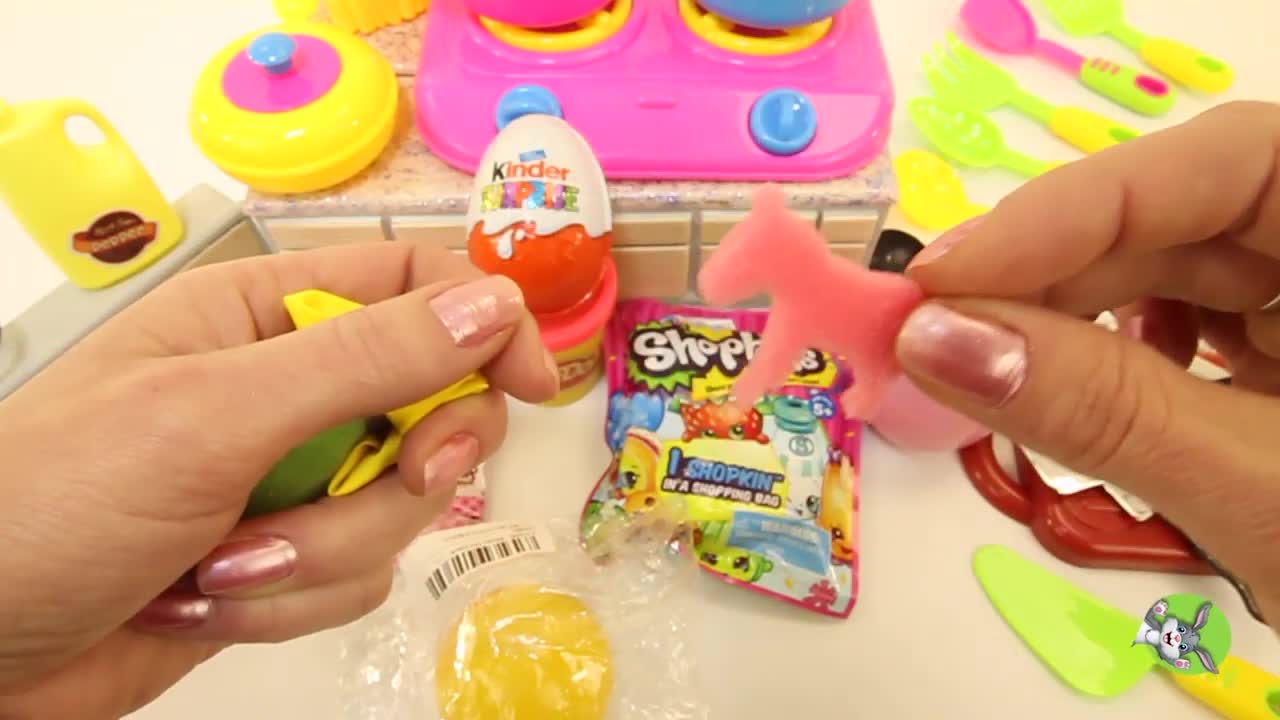 Shopping Cart with Surprise Toys Play Doh Kinder Eggs Smile Balloon Shopkins Finger Family Song