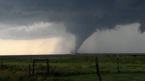 Watch huge tornado sweeping the fields