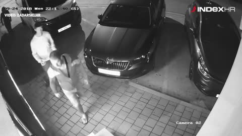 Napad bakljama na radnike iz Srbije izveli su pripadnici zadarskih navijača!