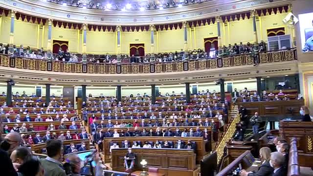 España aplaude en pie a Ucrania tras el discurso de Zelenski en el Congreso de los Diputados