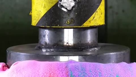 Crushing Golden Candy with 150 ton Hydraulic Press #hydraulicpress #crushing #satisfying #asmr