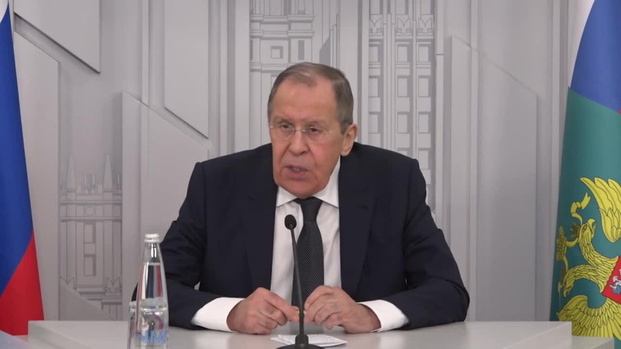 Russlands Außenminister Sergej Lawrow antwortet
