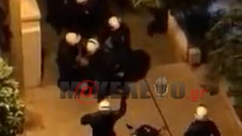 Περιστατικά βίας από την αστυνομία στην Νέα Σμύρνη