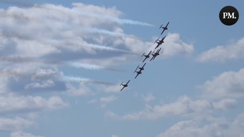 Snowbirds at the Canadian International Air Show