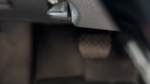 How to set mirrors before driving a car