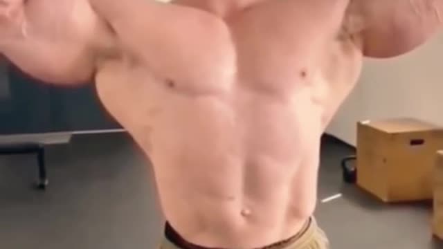 Bodybuilder: Posing Bodybuilding at gym #004