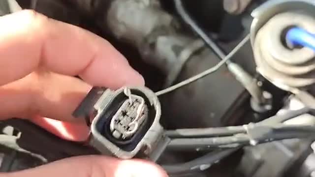 Car engine plug small parts maintenance