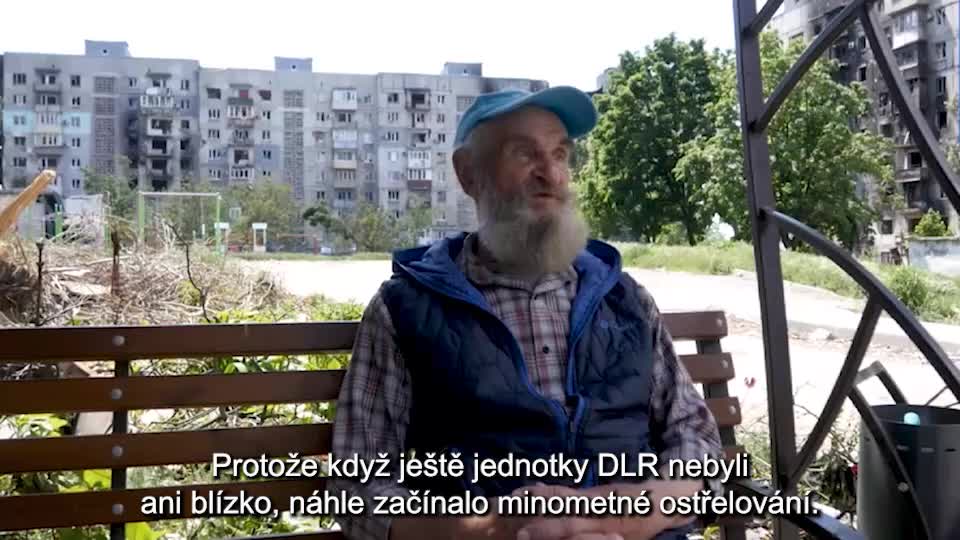 Ostřelovali obytné domy, aby nás vyhnali z domů, vypráví obyvatel Mariupolu o pluku Azov