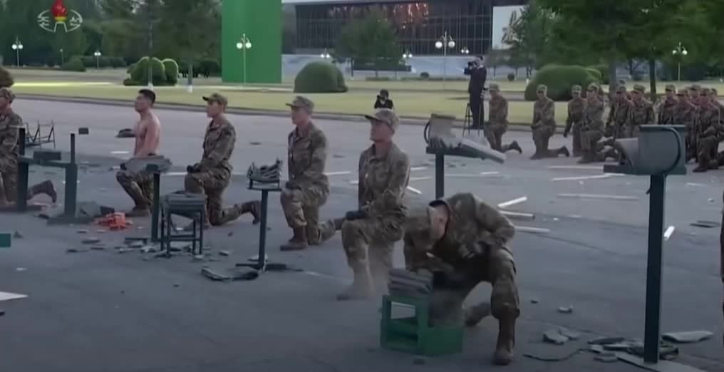 Żołnierze z Chin i Korei niczym maszynki do zabijania vs wojsko USA