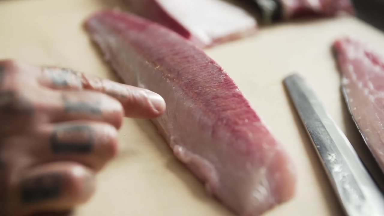 How to fillet a YELLOWTAIL for SUSHI