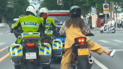 Motorcycle saved police officers ♥️ #shorts