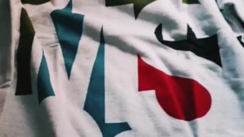 T-shirt video