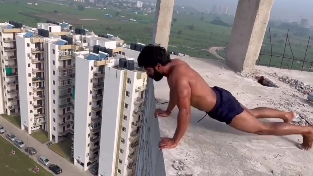 Hulk men workout outdoor