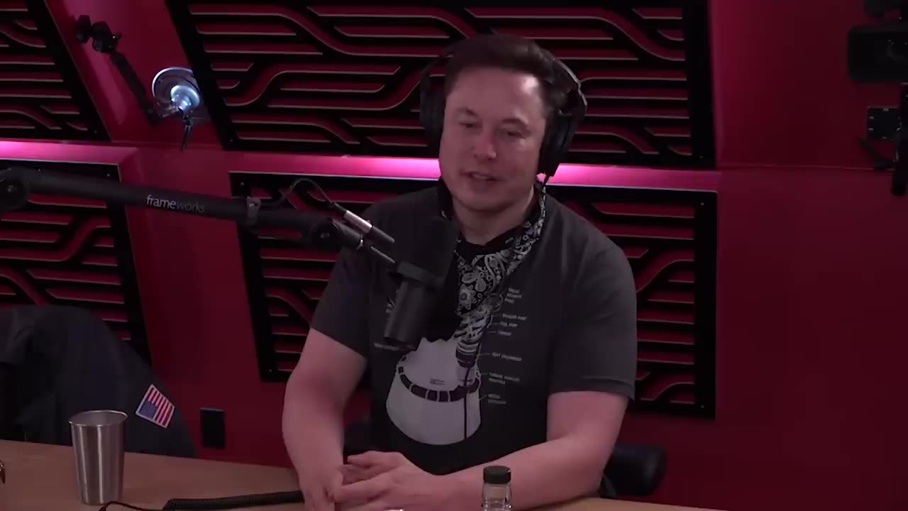 Joe Rogan - Elon Musk Talks About Colonizing the Galaxy