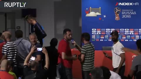 Pogledajte što je Rakitić dobio na poklon od Farfana