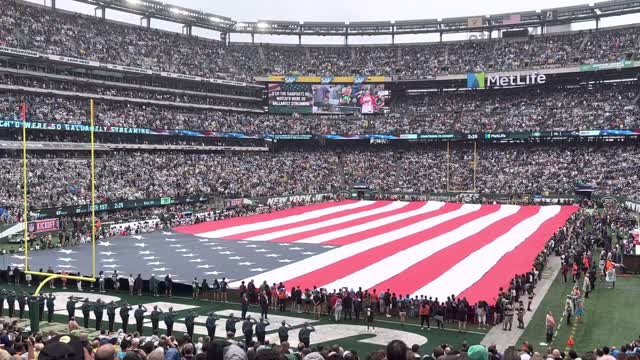 Epic National Anthem At MetLife Stadium On Sunday