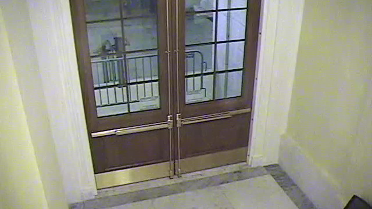 3443CHOB02CH12NRotundaExit_2021-01-06_20h00min01s280ms.mp4