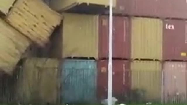 Huge storm causes domino effect in the port of Rotterdam