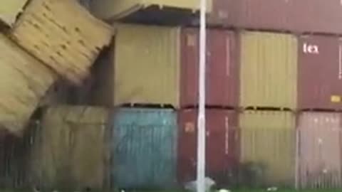 Huge storm causes domino effect in the port of Rotterdam