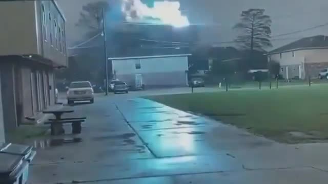 Electricity moving 😮