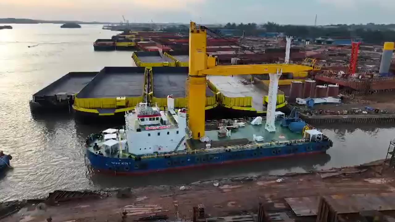 Launching Floating Crane