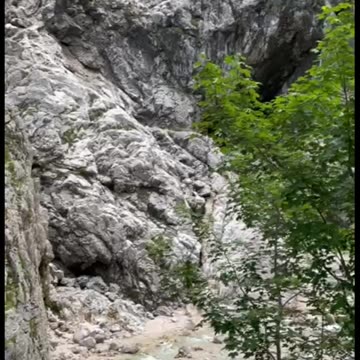 Freedom Cash Geocaching Paper Wallet - Cave with pure water