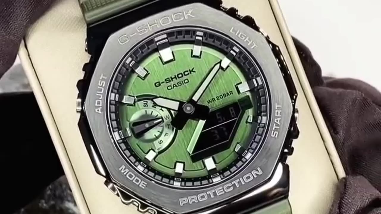 G-Shock GM2100 Silver Metal Dial 😍