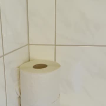 в деревянном потолке