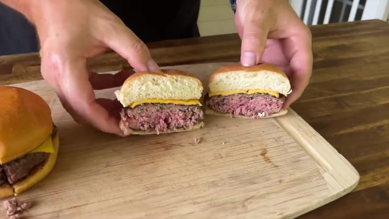 Budget Burger Battle: Does It Really Matter Which Is Cheaper or Expensive?