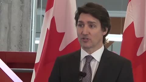 Trudeau says government has clearly encouraged Canadians to leave Ukraine