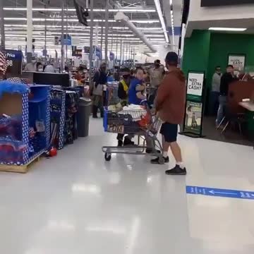 Walmart Englewood ain’t playin 🤣🤣🤣🤣🤣🤣🤣🤣🤣🤣
