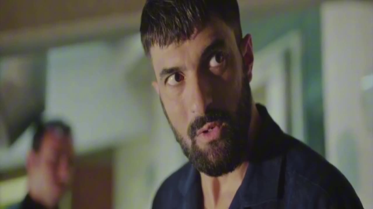 جن جنونه عندما ذكر له أسم حبيبته