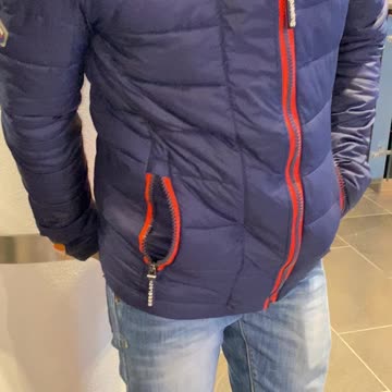 Omg Farted men in the public