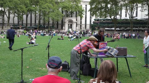 Accordions In NYC (Bryant Park)