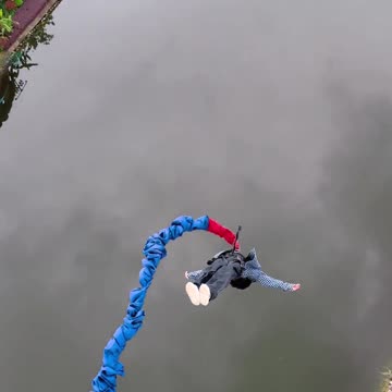 She Make It Looks So Easy 😲😲😲 #Stunt #Bungee #Viral #DareDevil