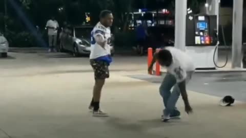 Man Drops Gun During Fight Then Shakes Hands