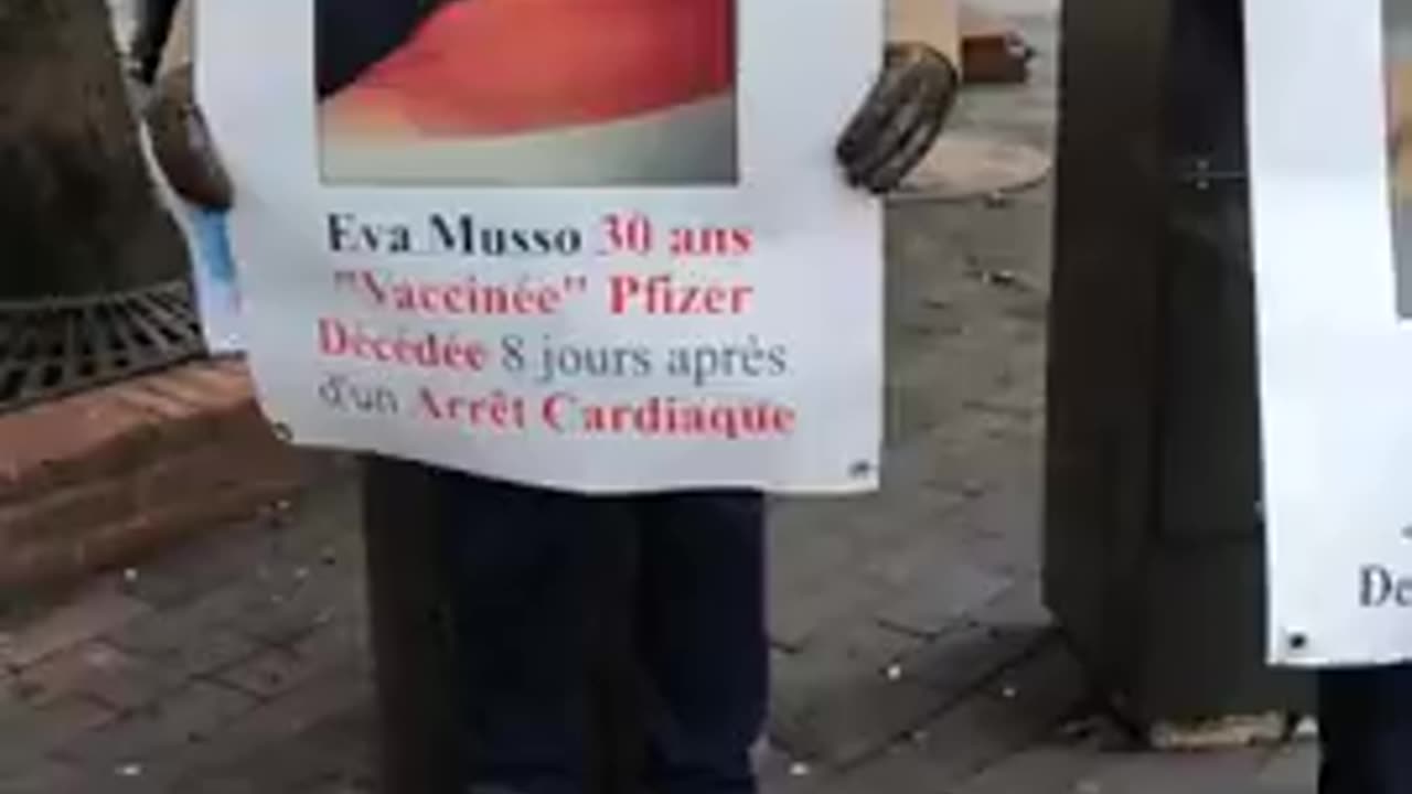 BLOIS (Franciaország) - Megemlékezés az oltáskárosultakról és elhunytakról