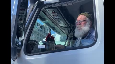 Freedom trucker gives his thoughts as police surround his vehicle Feb 19, 2022