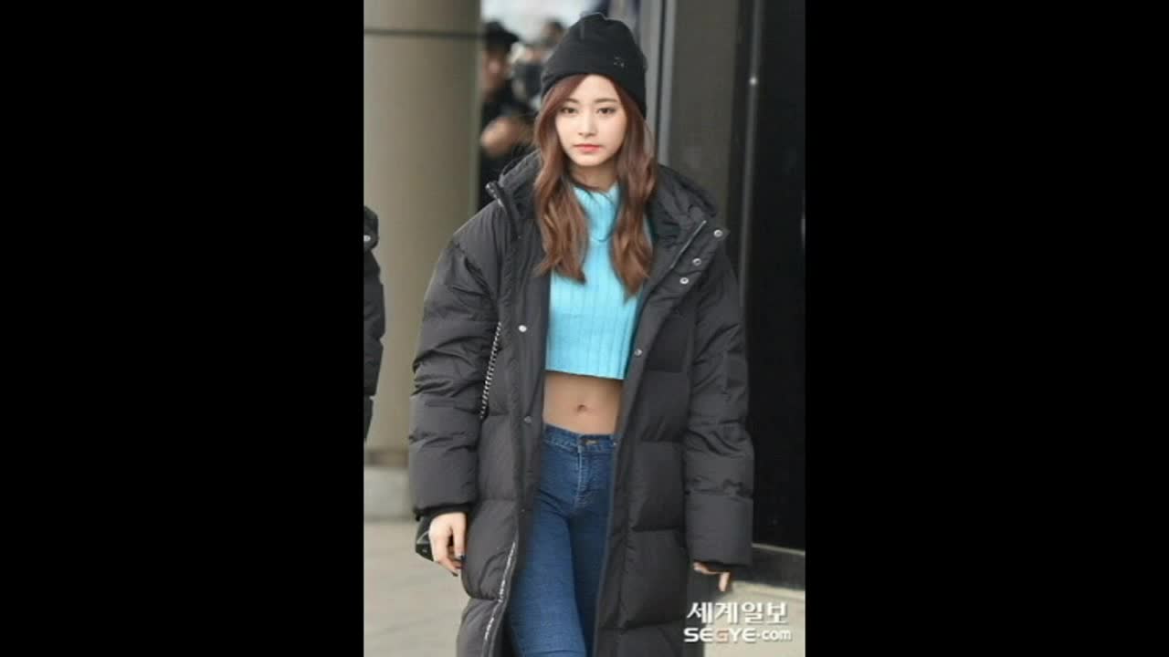 TWICE Tzuyu Reveals Her Flat Belly At The Airport!