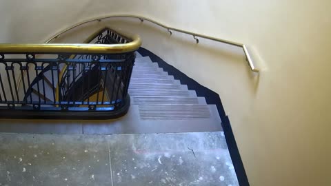5191CHOB05Stair3_2021-01-06_14h00min03s497ms.mp4