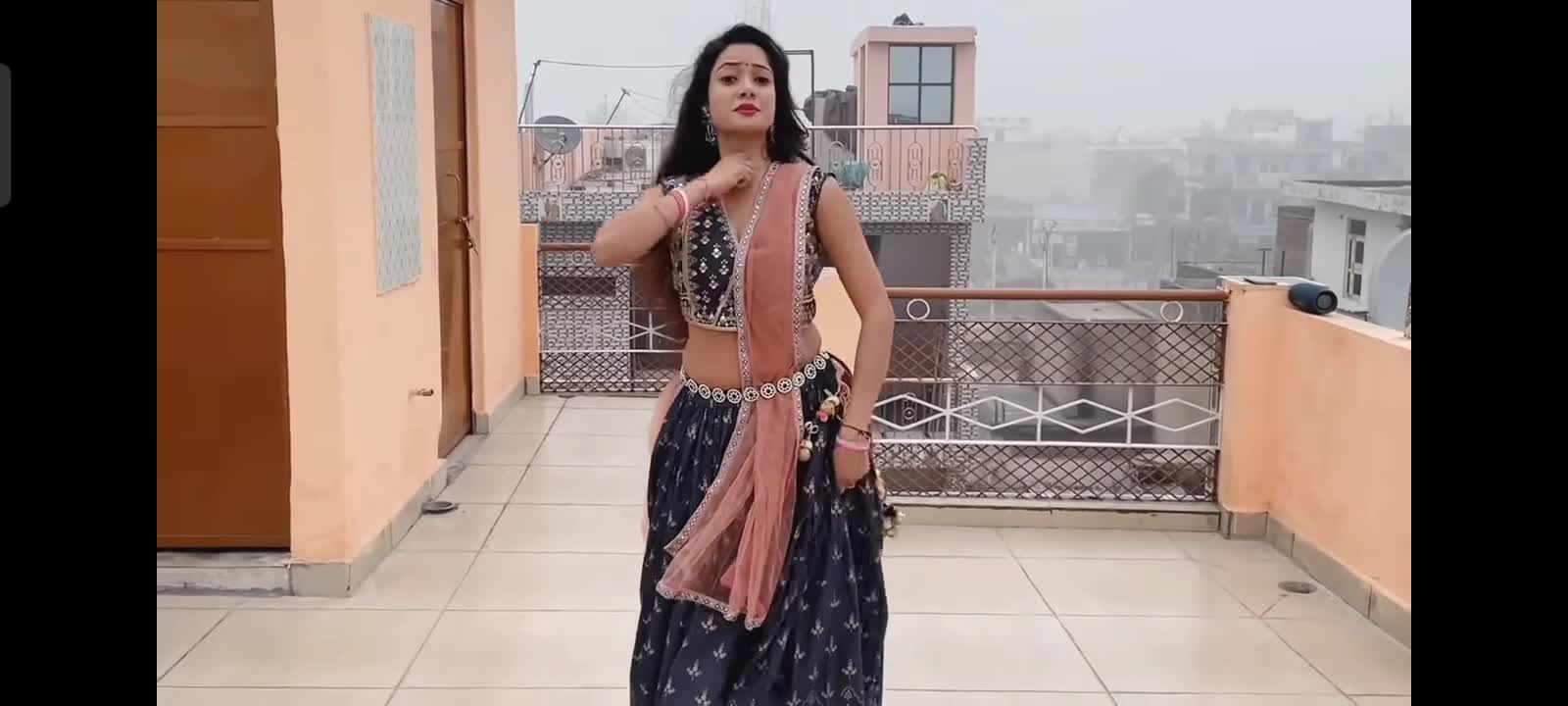 Sajana tere liye khai hai khai hai